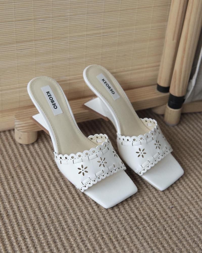 ĐẾ XUỒNG TRẮNG QUAI REN