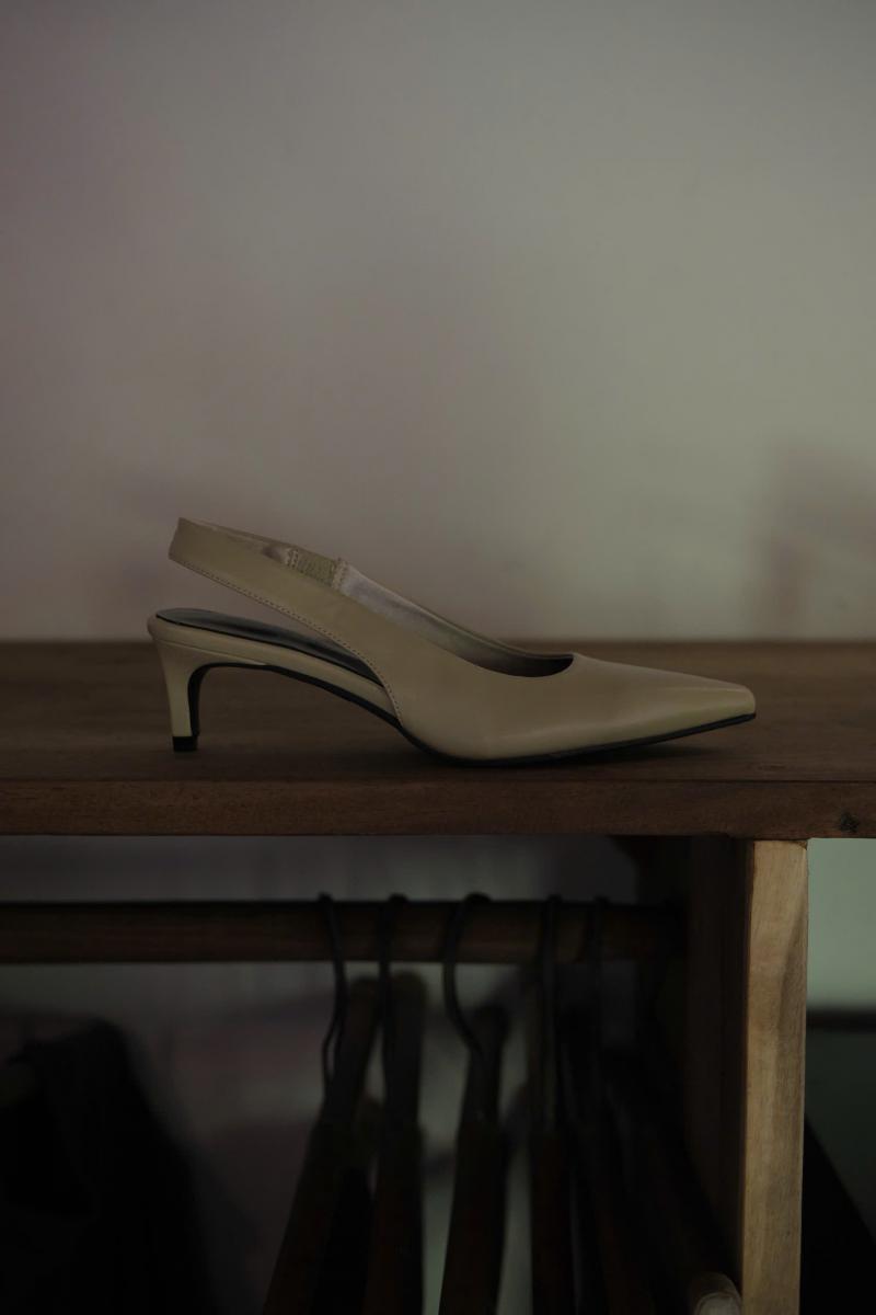 MŨI NHỌN XANH BƠ